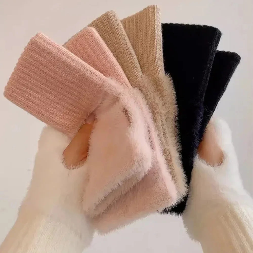 Zavira™ | Luxuriöse Fingerlose Plush-Handschuhe für Damen