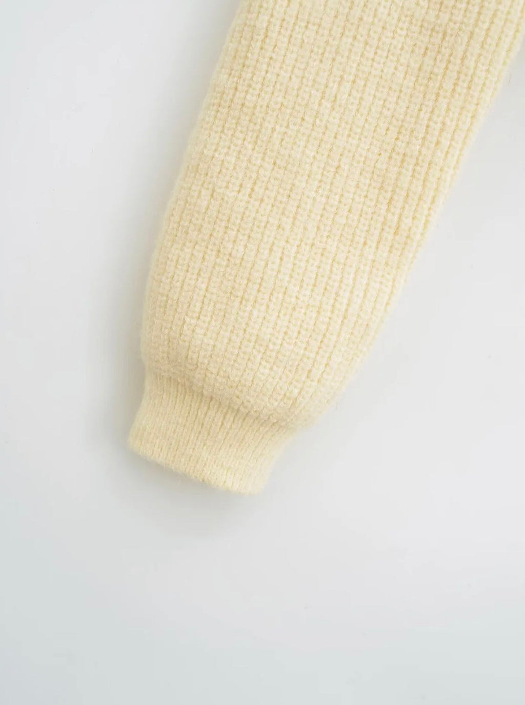 Damen-Strickjacke mit Kragen und Knöpfen – Wolle